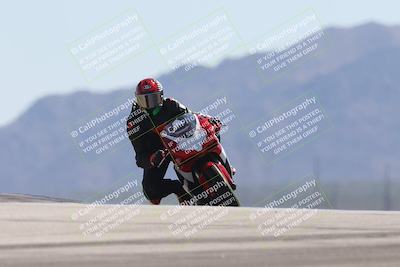 media/Oct-13-2025-Moto Forza (Mon) [[a66d839500]]/3-B Group/Session 4 (Turn 9)/